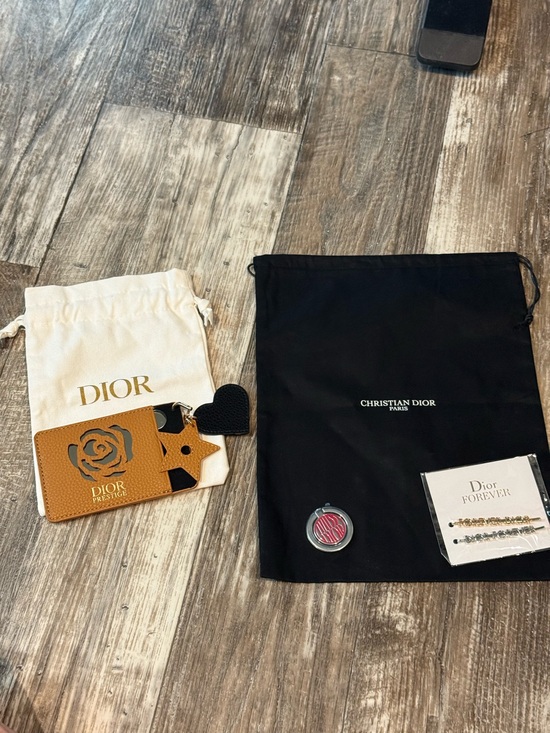 Dior Handbags - Dior Beauty Set